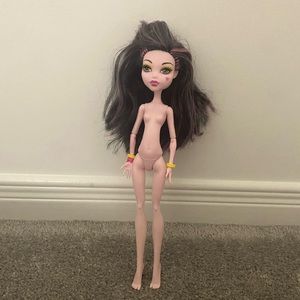 Monster high creepateria draculaura doll